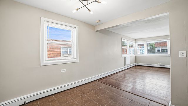 2411 W Balmoral Avenue 3B, Chicago, IL 60625