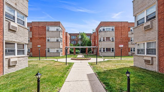 2411 W Balmoral Avenue 3B, Chicago, IL 60625