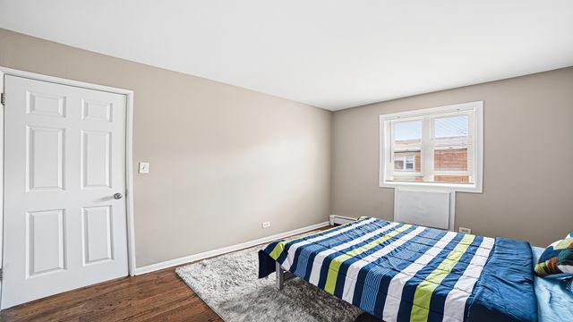 2411 W Balmoral Avenue 3B, Chicago, IL 60625