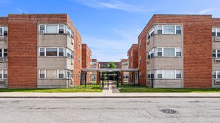 2411 W Balmoral Avenue 3B, Chicago, IL 60625