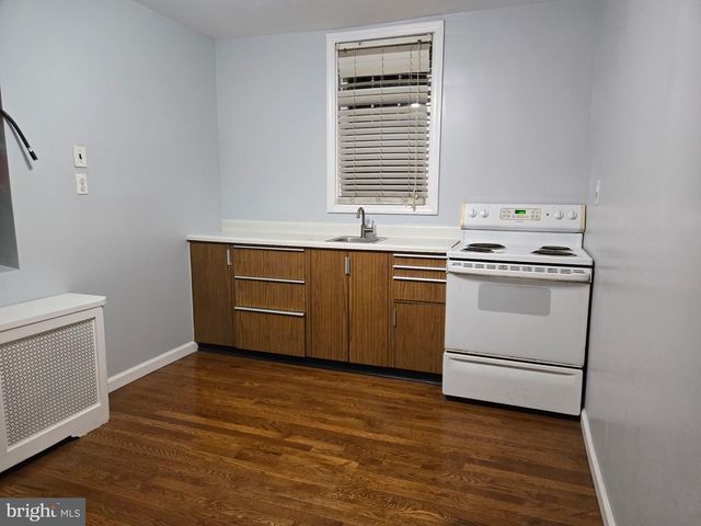 1806 GARRETT RD, Lansdowne, PA 19050