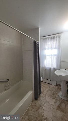 1806 GARRETT RD, Lansdowne, PA 19050