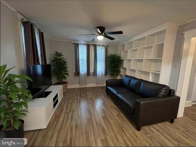 1806 GARRETT RD, Lansdowne, PA 19050