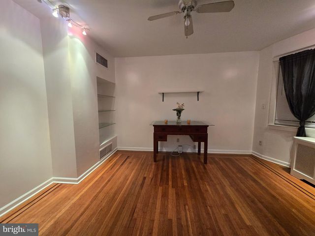 1806 GARRETT RD, Lansdowne, PA 19050