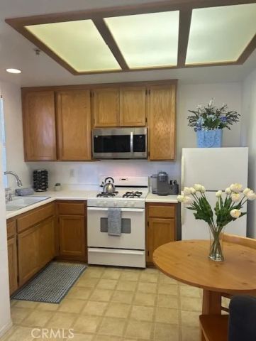444 Pier Avenue 19, Oceano, CA 93445