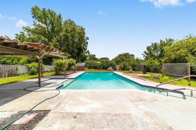 2079 NE 43RD STREET, Ocala, FL 34479