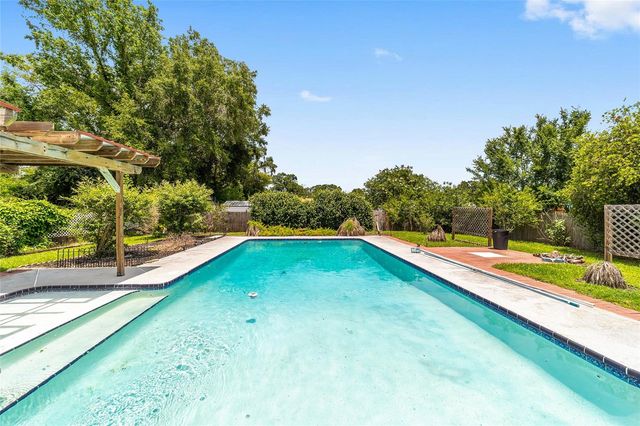 2079 NE 43RD STREET, Ocala, FL 34479