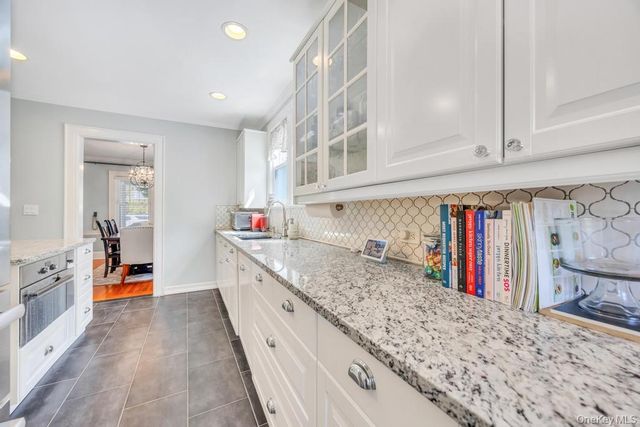 14 Lenox Avenue, Lynbrook, NY 11563