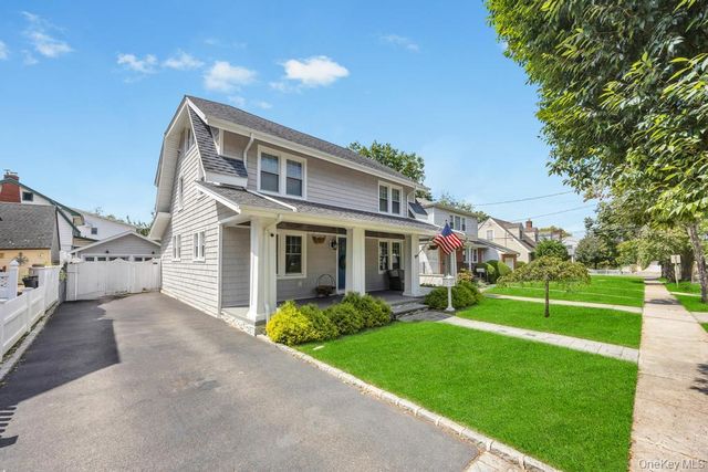 14 Lenox Avenue, Lynbrook, NY 11563