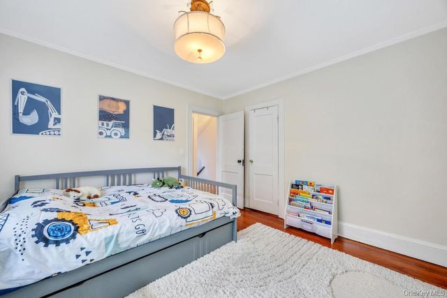 14 Lenox Avenue, Lynbrook, NY 11563