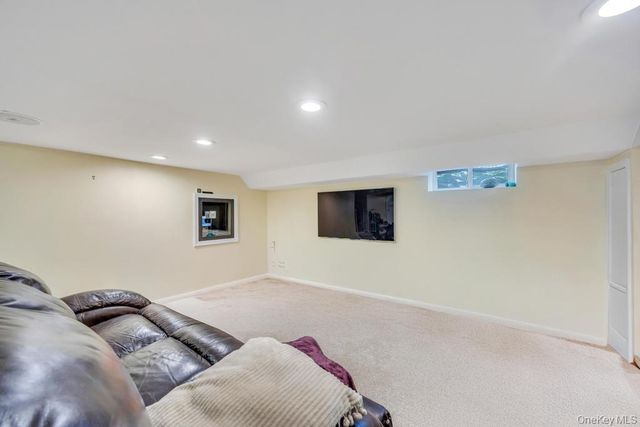 14 Lenox Avenue, Lynbrook, NY 11563