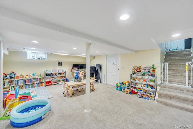 14 Lenox Avenue, Lynbrook, NY 11563