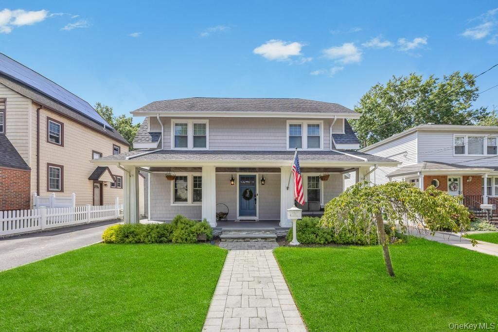 14 Lenox Avenue, Lynbrook, NY 11563