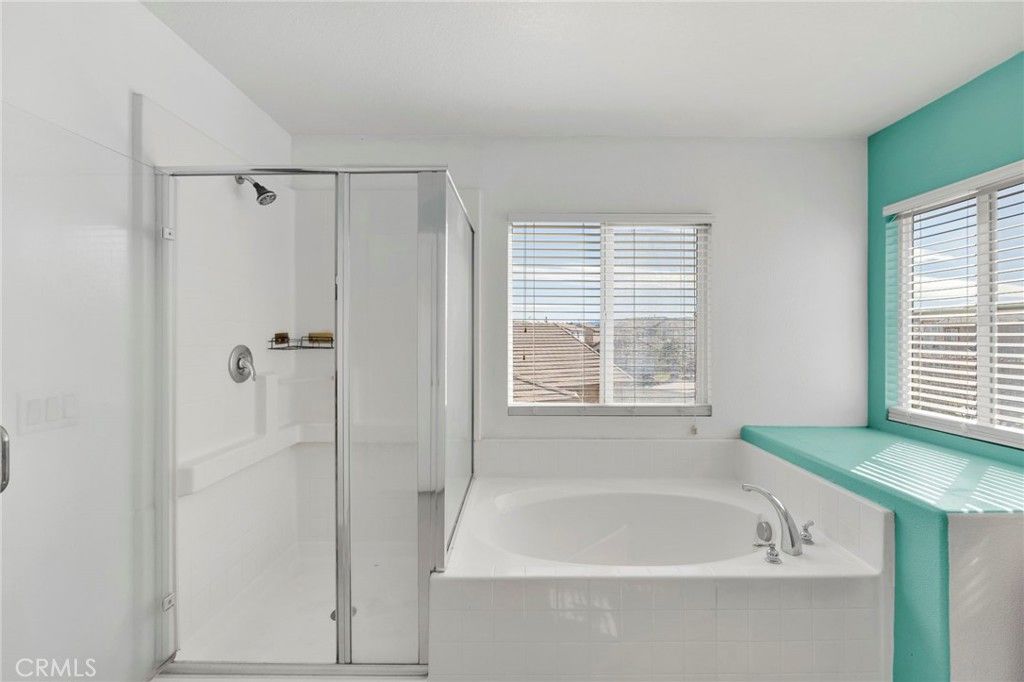 Image 25 of property listing at 13816 Grant Way, Oak Hills, CA 92344