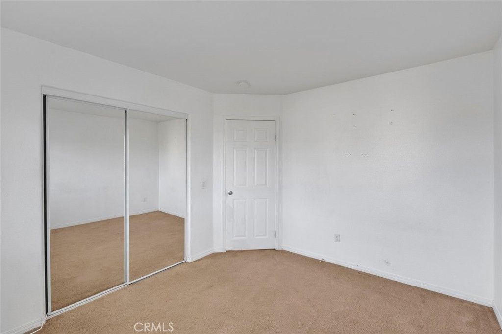 Image 28 of property listing at 13816 Grant Way, Oak Hills, CA 92344