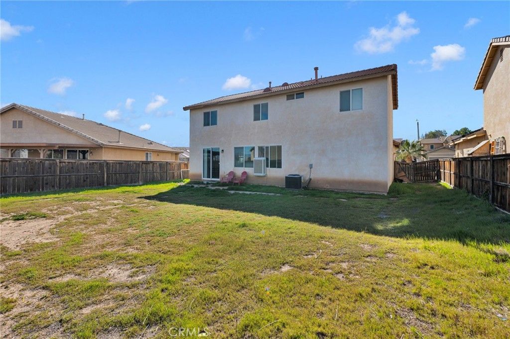 Image 38 of property listing at 13816 Grant Way, Oak Hills, CA 92344