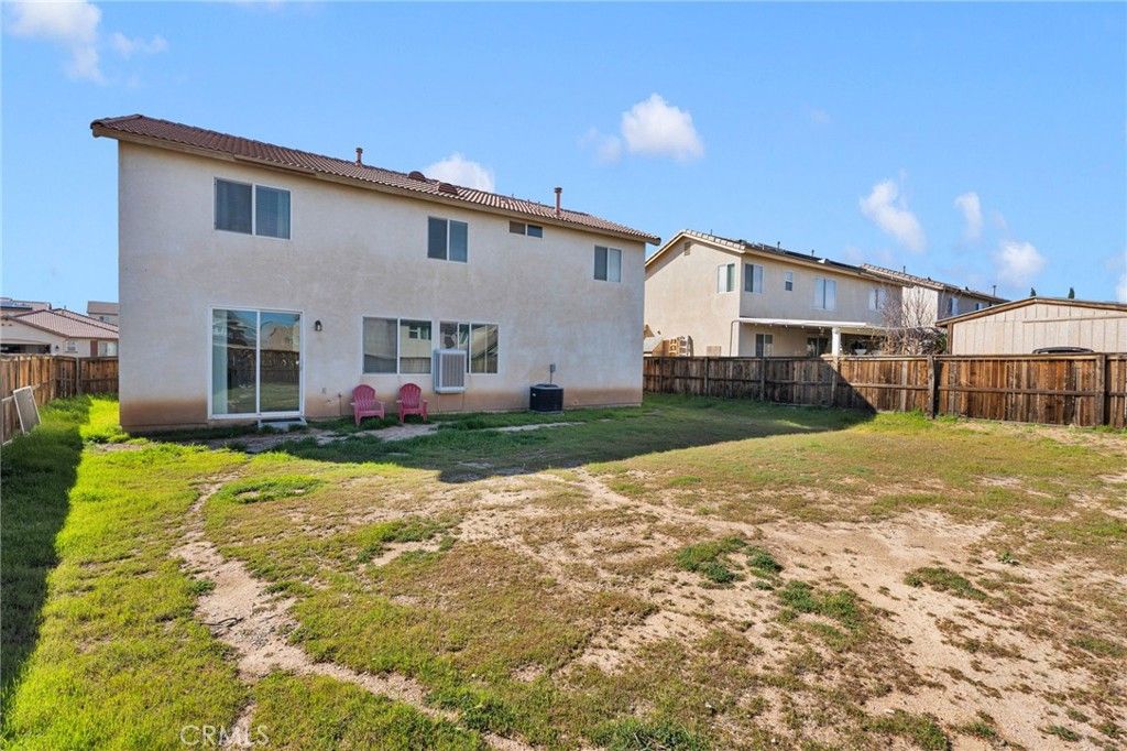 Image 39 of property listing at 13816 Grant Way, Oak Hills, CA 92344