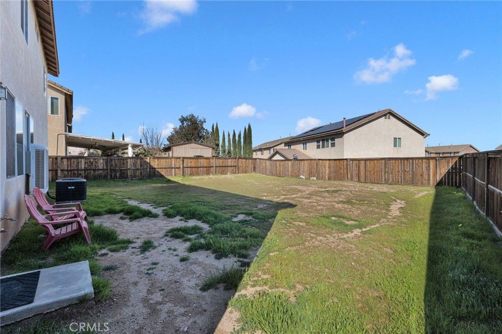 Image 40 of property listing at 13816 Grant Way, Oak Hills, CA 92344
