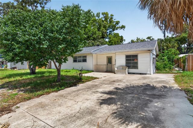 7211 LYNNWOOD AVENUE N, St Petersburg, FL 33710