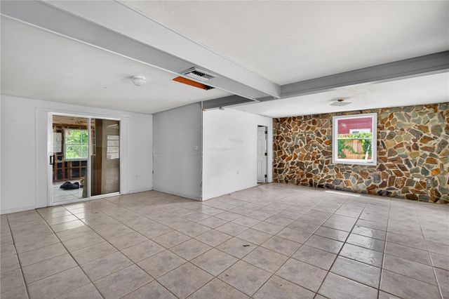 7211 LYNNWOOD AVENUE N, St Petersburg, FL 33710