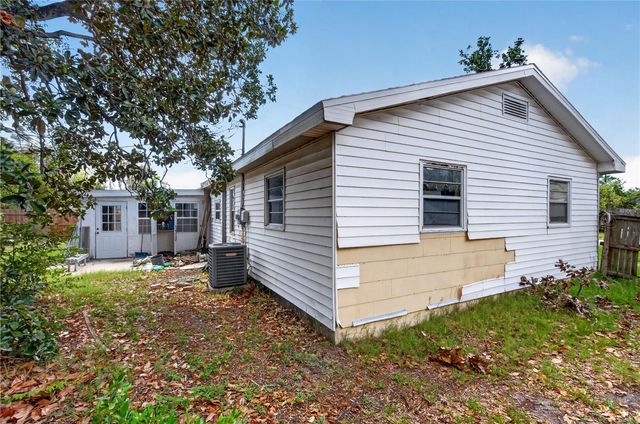 7211 LYNNWOOD AVENUE N, St Petersburg, FL 33710