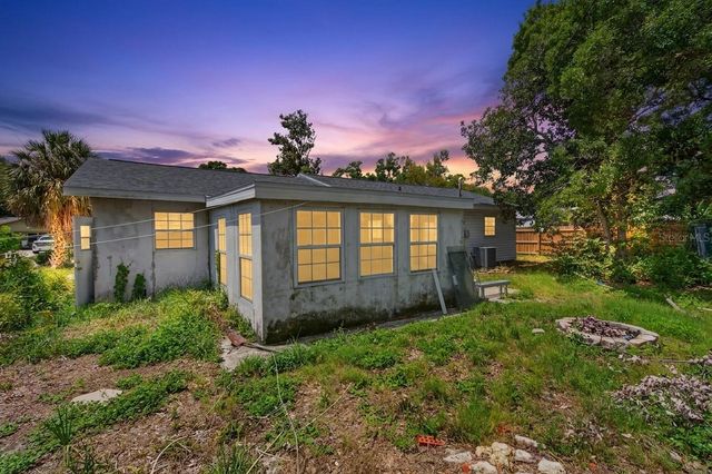 7211 LYNNWOOD AVENUE N, St Petersburg, FL 33710