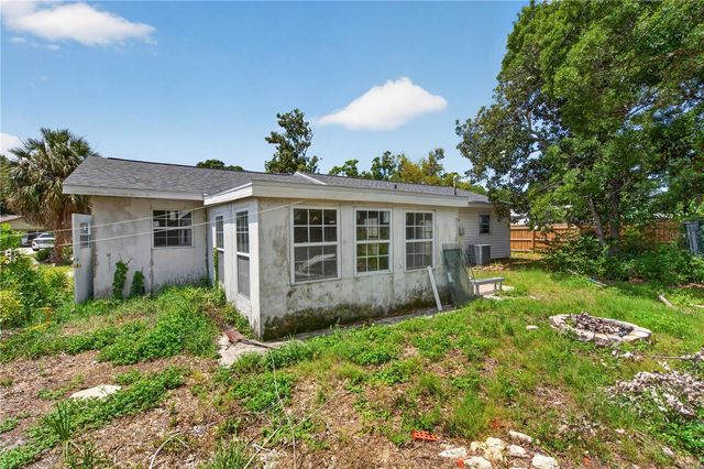 7211 LYNNWOOD AVENUE N, St Petersburg, FL 33710