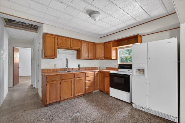 7211 LYNNWOOD AVENUE N, St Petersburg, FL 33710