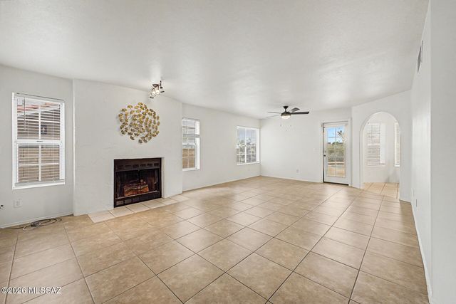 11525 N Eagle Peak Drive, Tucson, AZ 85737