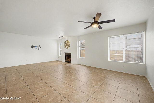 11525 N Eagle Peak Drive, Tucson, AZ 85737