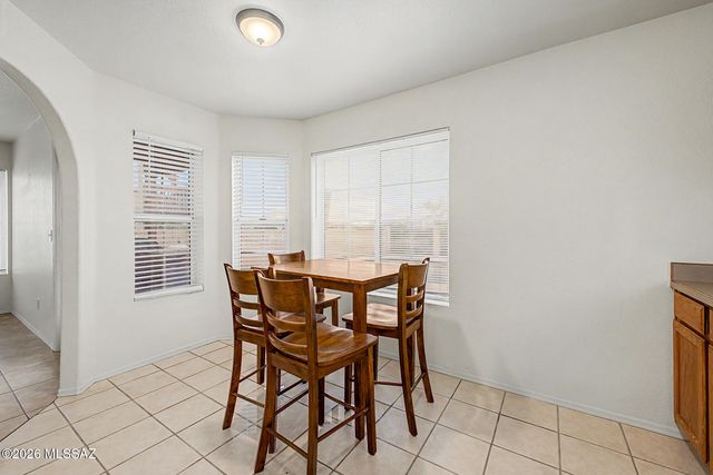 11525 N Eagle Peak Drive, Tucson, AZ 85737