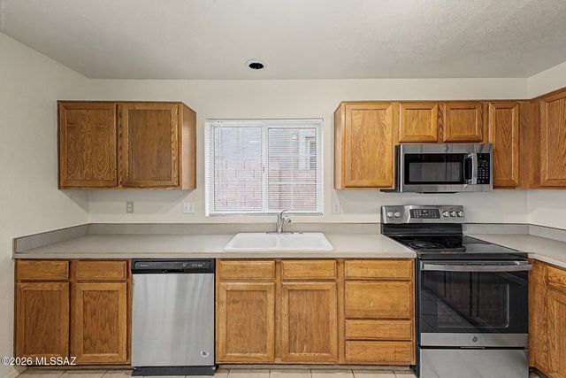 11525 N Eagle Peak Drive, Tucson, AZ 85737