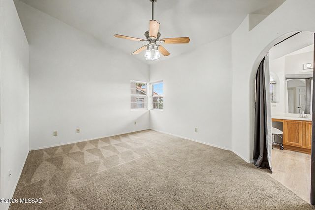11525 N Eagle Peak Drive, Tucson, AZ 85737