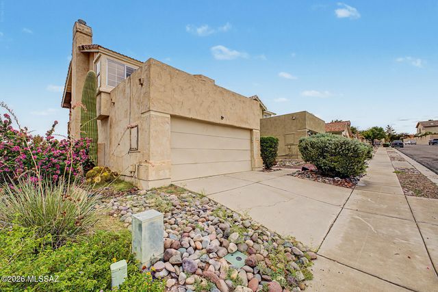 11525 N Eagle Peak Drive, Tucson, AZ 85737