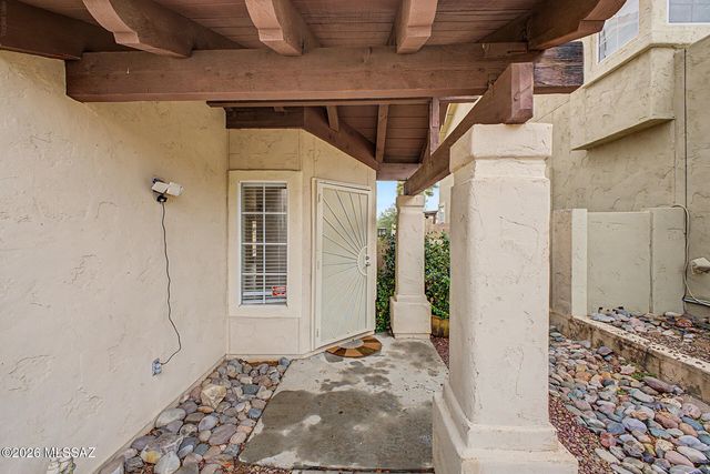 11525 N Eagle Peak Drive, Tucson, AZ 85737