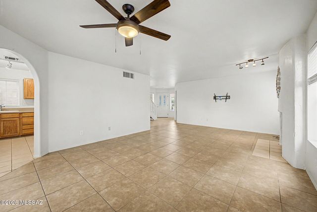 11525 N Eagle Peak Drive, Tucson, AZ 85737