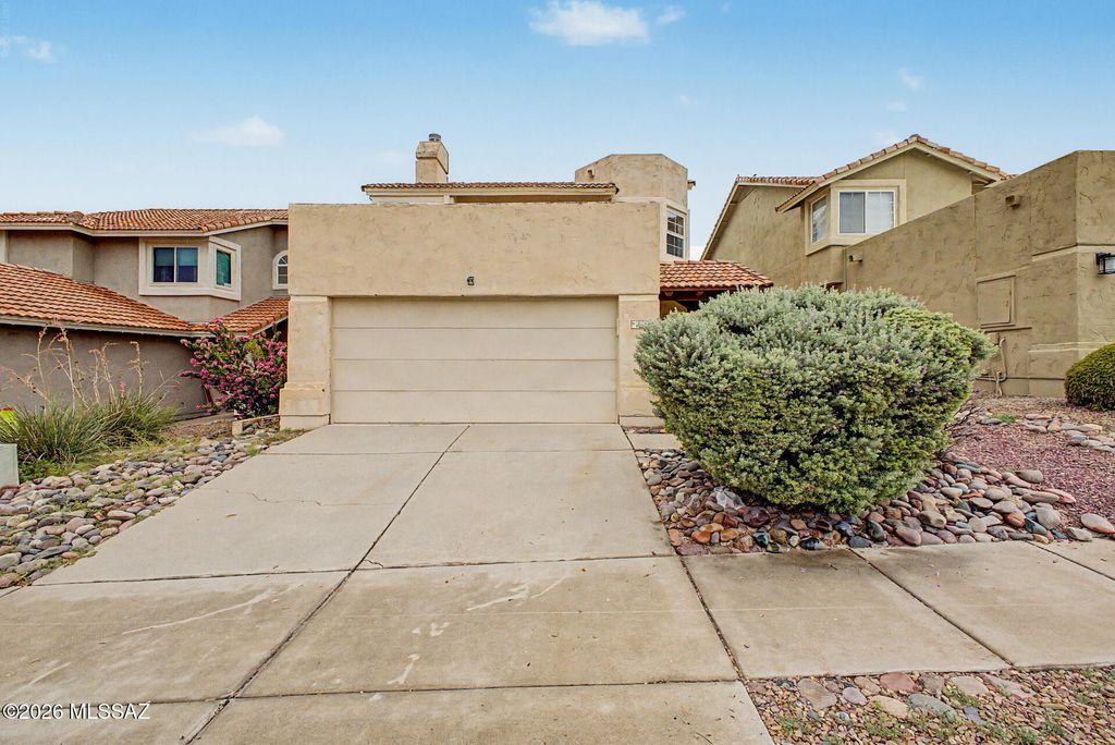 11525 N Eagle Peak Drive, Tucson, AZ 85737
