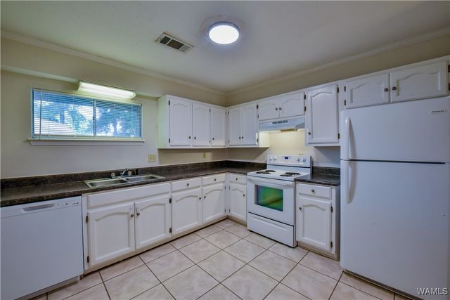 3914 WATERMELON 35B, Northport, AL 35473