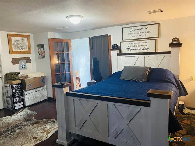 40 Cypress Valley Road, Cuero, TX 77954