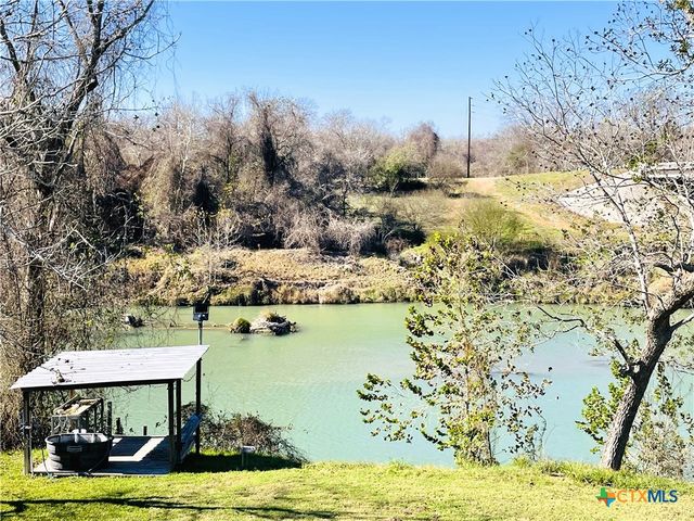 40 Cypress Valley Road, Cuero, TX 77954