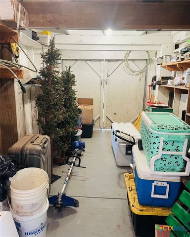 40 Cypress Valley Road, Cuero, TX 77954