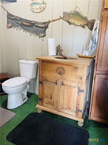 40 Cypress Valley Road, Cuero, TX 77954