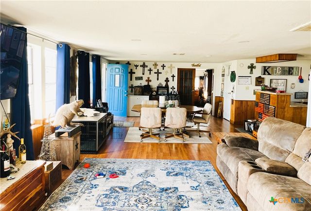 40 Cypress Valley Road, Cuero, TX 77954