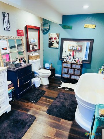 40 Cypress Valley Road, Cuero, TX 77954