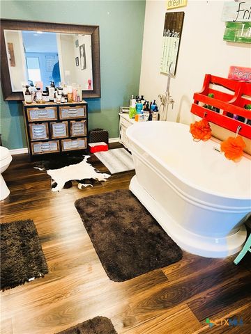 40 Cypress Valley Road, Cuero, TX 77954