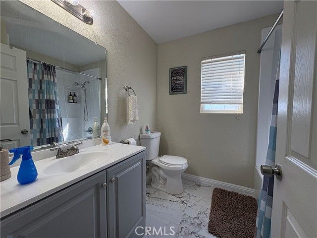 1514 W Holguin, Lancaster, CA 93534