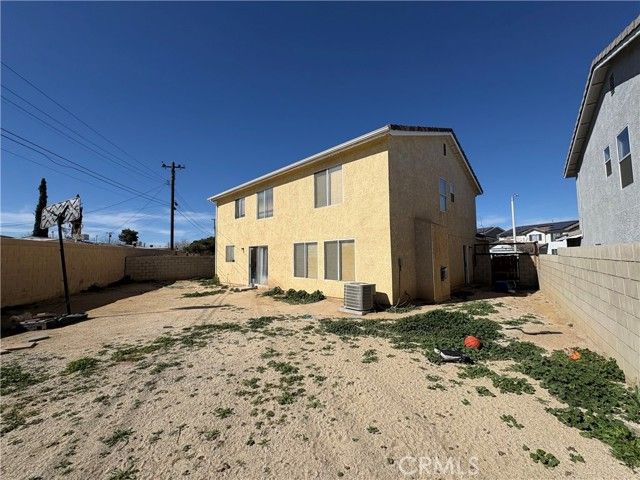 1514 W Holguin, Lancaster, CA 93534