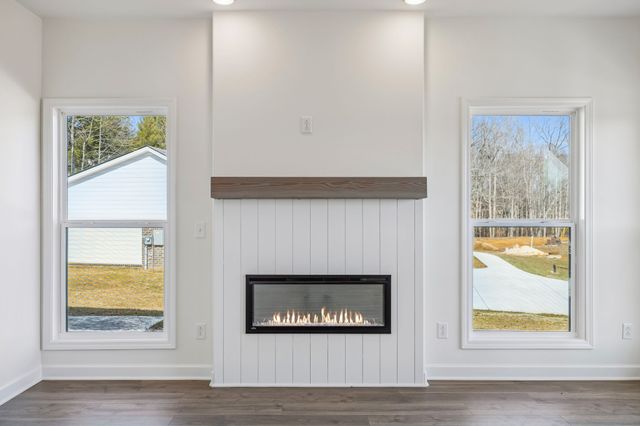 295 Estates Dr, Smithville, TN 37166