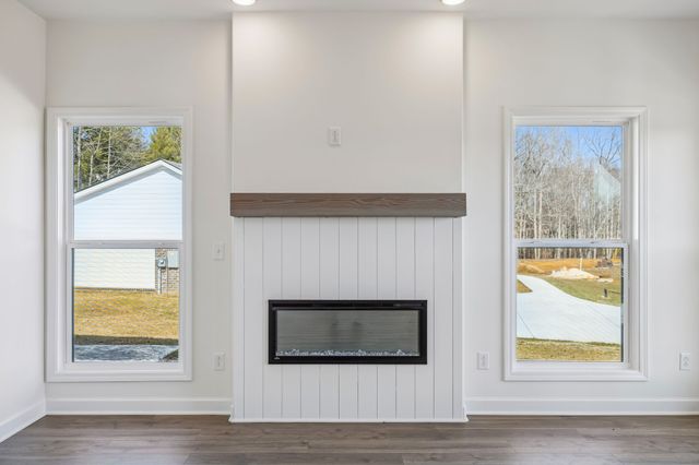 295 Estates Dr, Smithville, TN 37166