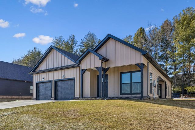 295 Estates Dr, Smithville, TN 37166